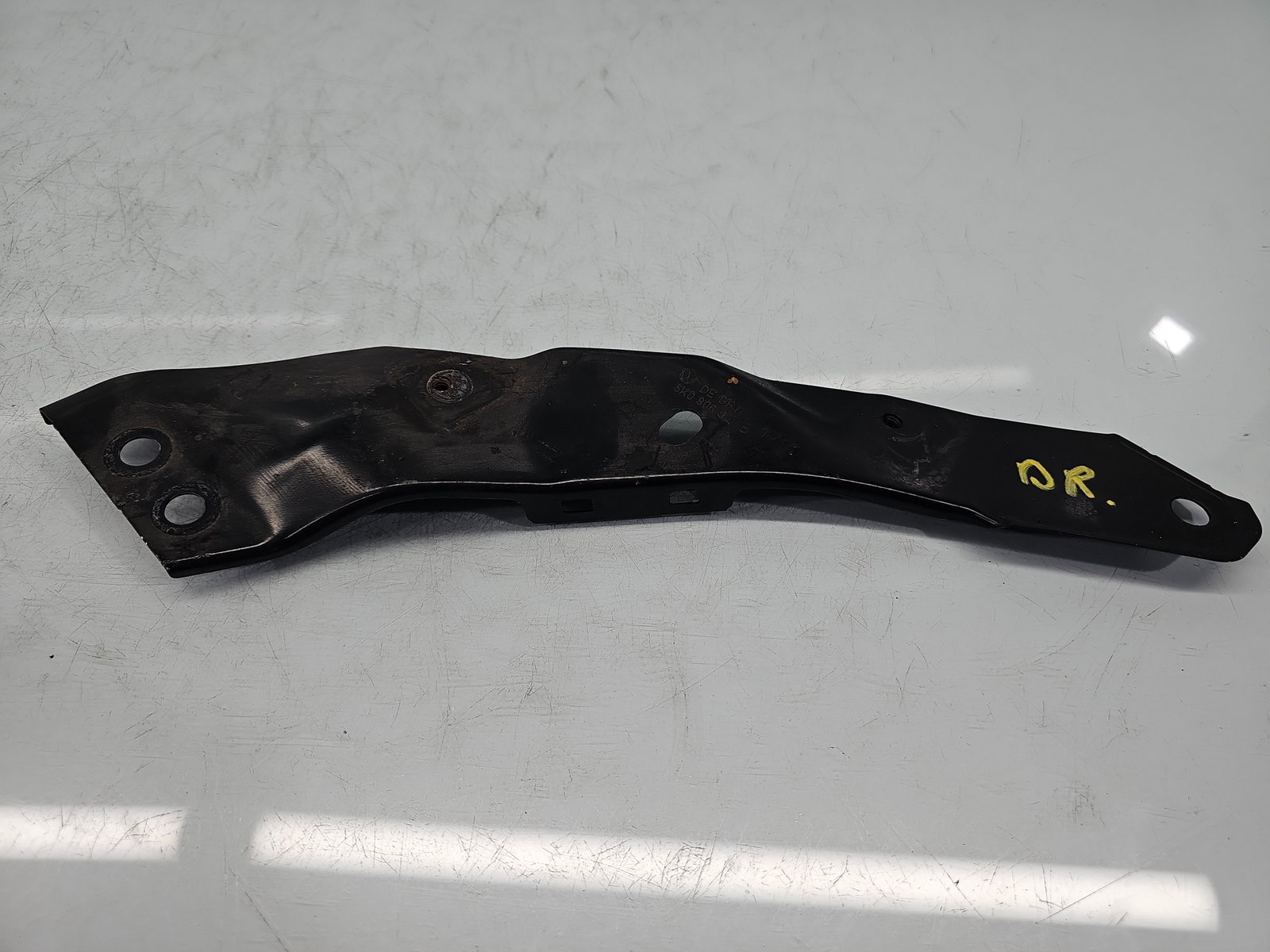 Suport far dreapta VW Golf 5k1 5K0806930B