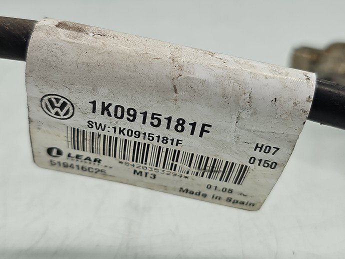 Borna baterie (-) VW Golf 5k1 1K0915181F