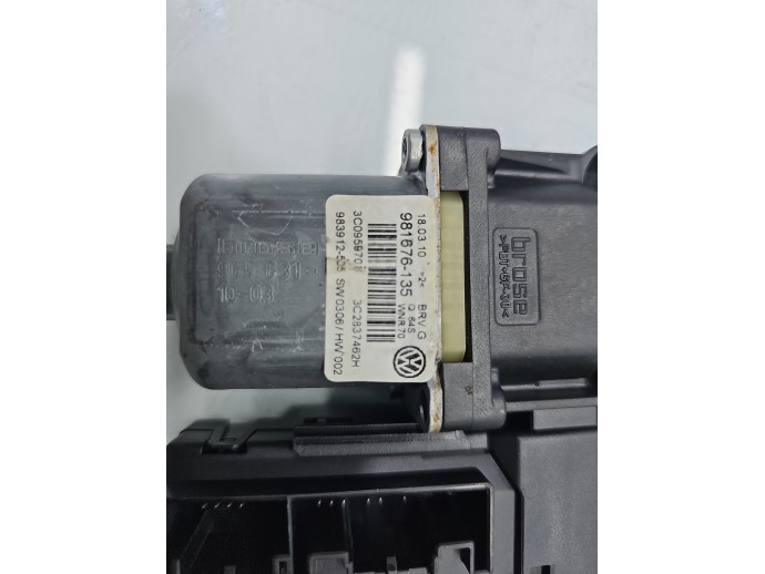 Motoras geam dreapta fata VW Passat 3c5 3C0959701