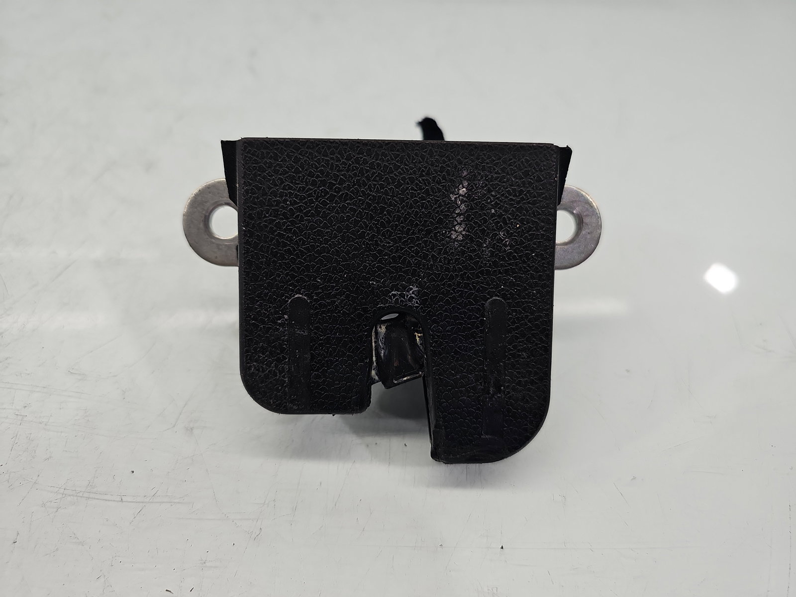 Broasca haion VW Golf 5k1 5K0827505A