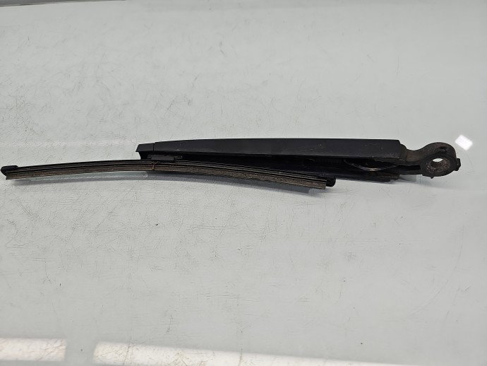 Brat stergator haion VW Golf 5k1 6R6955707B