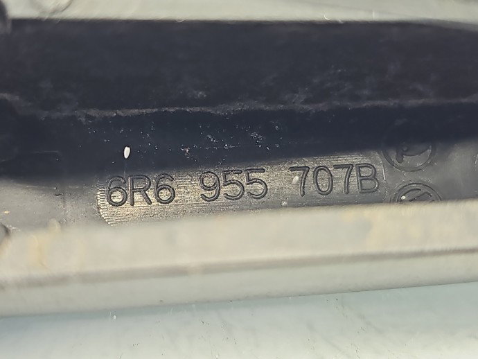 Brat stergator haion VW Golf 5k1 6R6955707B
