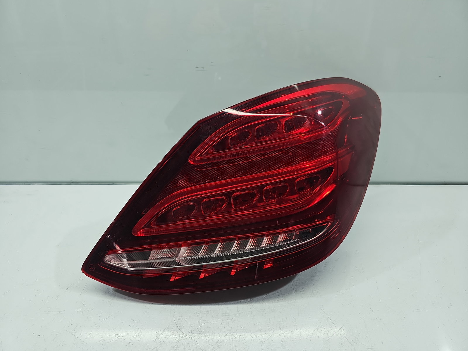 Stop aripa dreapta Mercedes C220 w205 A2059061457