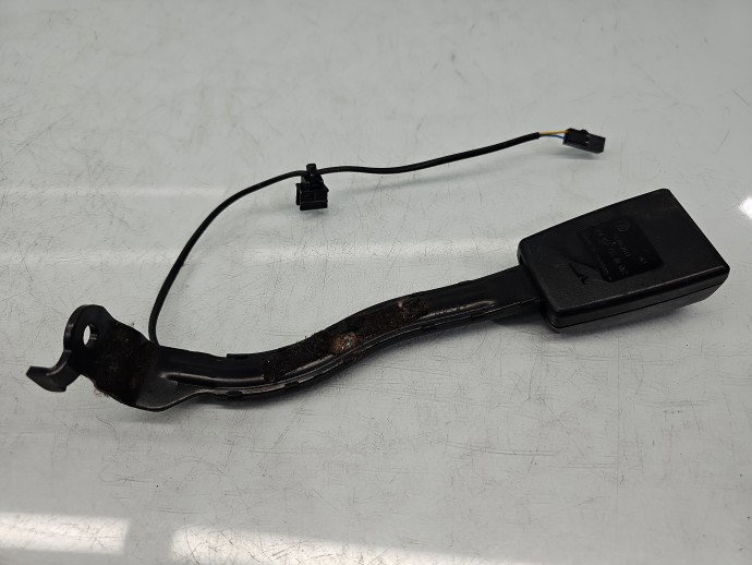 Capsa centura stanga fata VW Golf 5k1 1K4857755AB