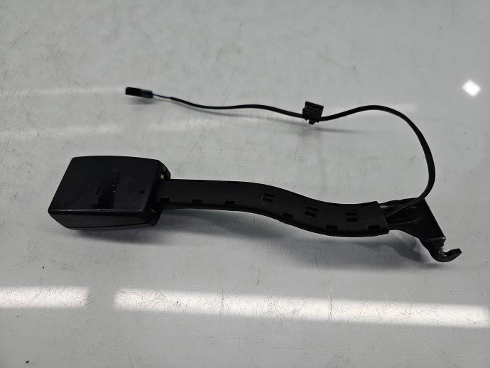 Capsa centura stanga fata VW Golf 5k1 1K4857755AB