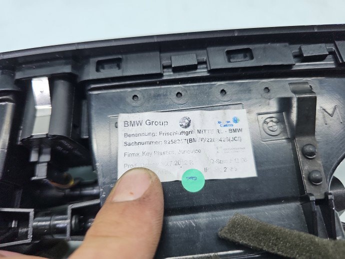 Grila aerisire centrala Bmw X1 9258357