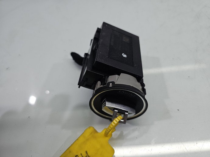 Contact cu cheie VW Passat 3c5 3C0905843R 2.0 TDI CBAB103KW / 140CP