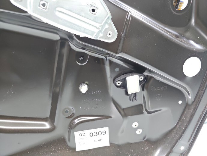 Macara electrica geam dreapta fata VW Passat 3c5 3C2837756K
