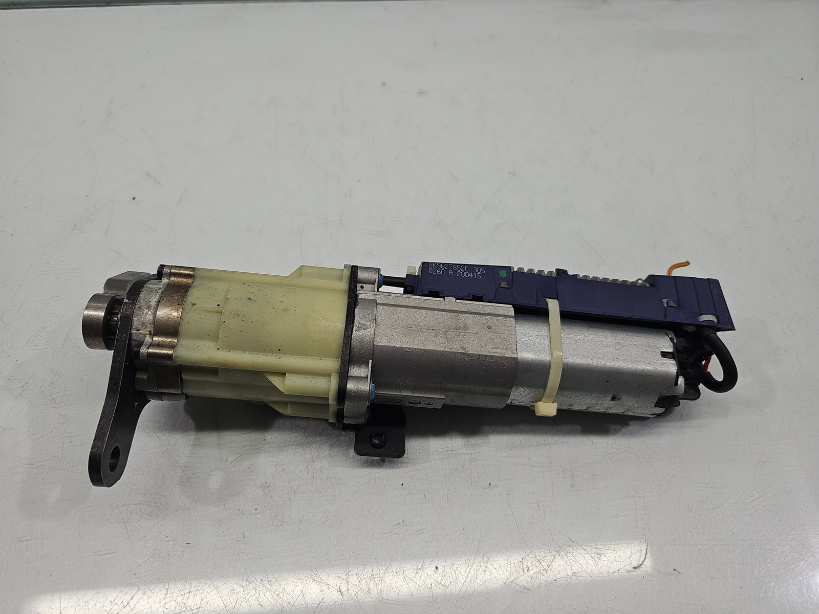 Motoras deschidere haion dreapta AUDI A4 8K5 8K9827852C