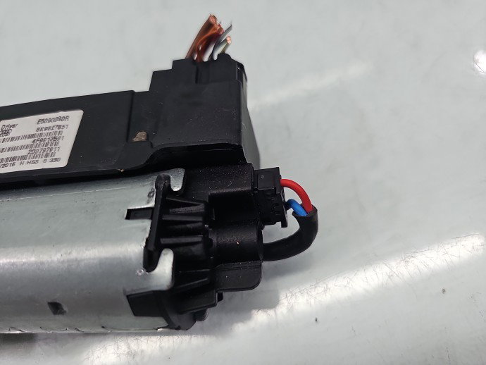 Motoras deschidere haion stanga AUDI A4 8K5 8K9827851C