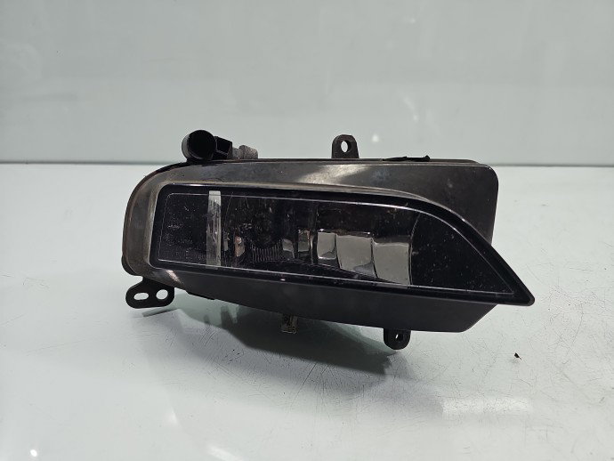 Proiector ceata dreapta AUDI A4 8K5 8K0941700C