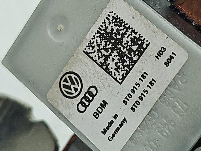 Borna baterie (-) AUDI A4 8K5 8T0915181