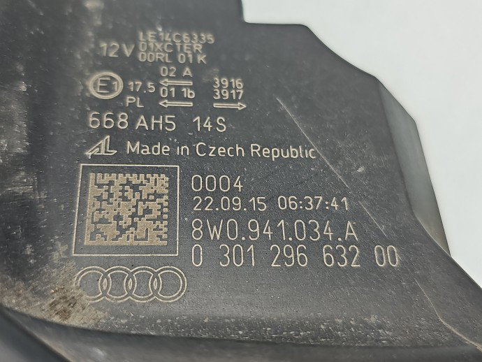 Far dreapta AUDI A4 8W2 8W0941034A