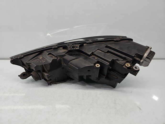 Far dreapta AUDI A4 8W2 8W0941034A