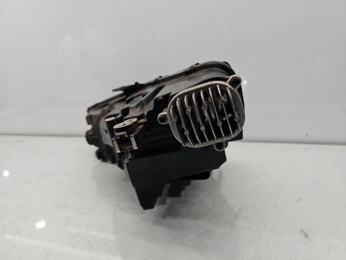 Far dreapta AUDI A4 8W2 8W0941034A