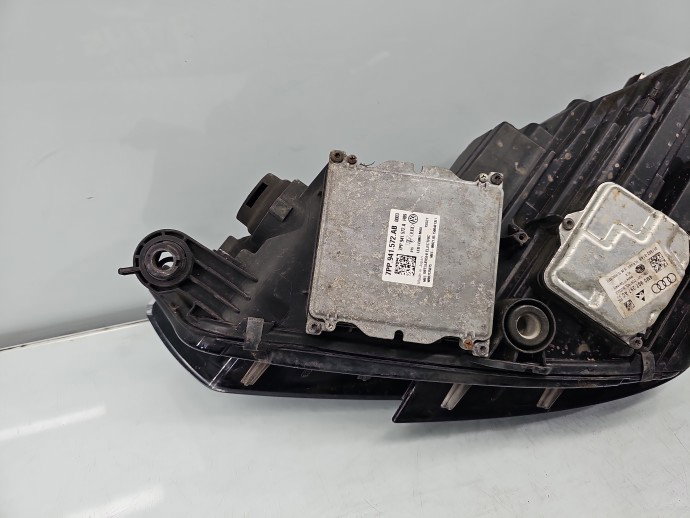 Far dreapta AUDI A4 8W2 8W0941034A