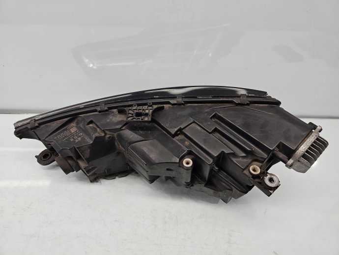 Far dreapta AUDI A4 8W2 8W0941034A