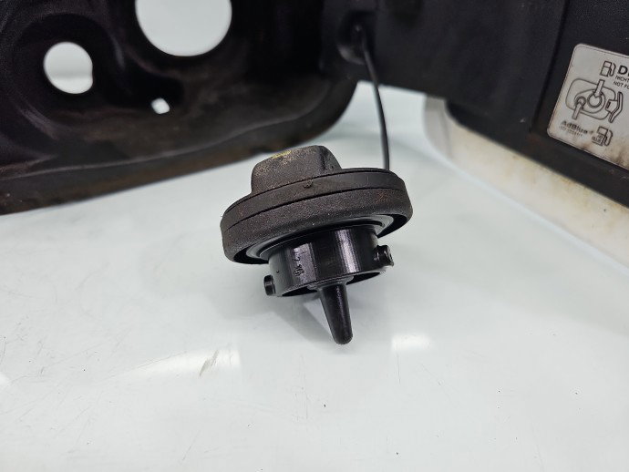 Capac rezervor AUDI A4 8W2 LY9C