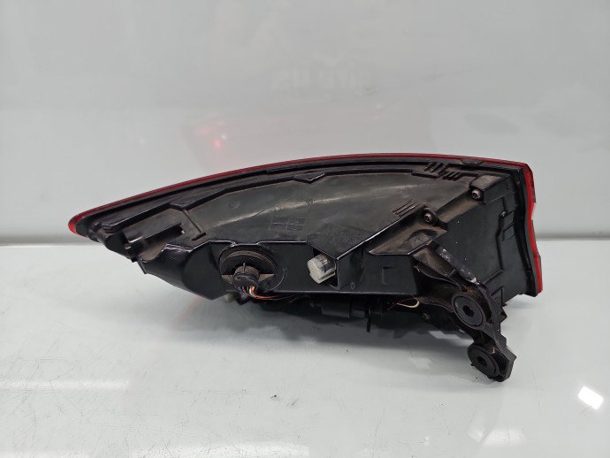Stop aripa dreapta AUDI A4 8W2 8W5945092B