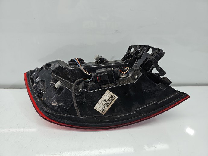 Stop aripa dreapta AUDI A4 8W2 8W5945092B