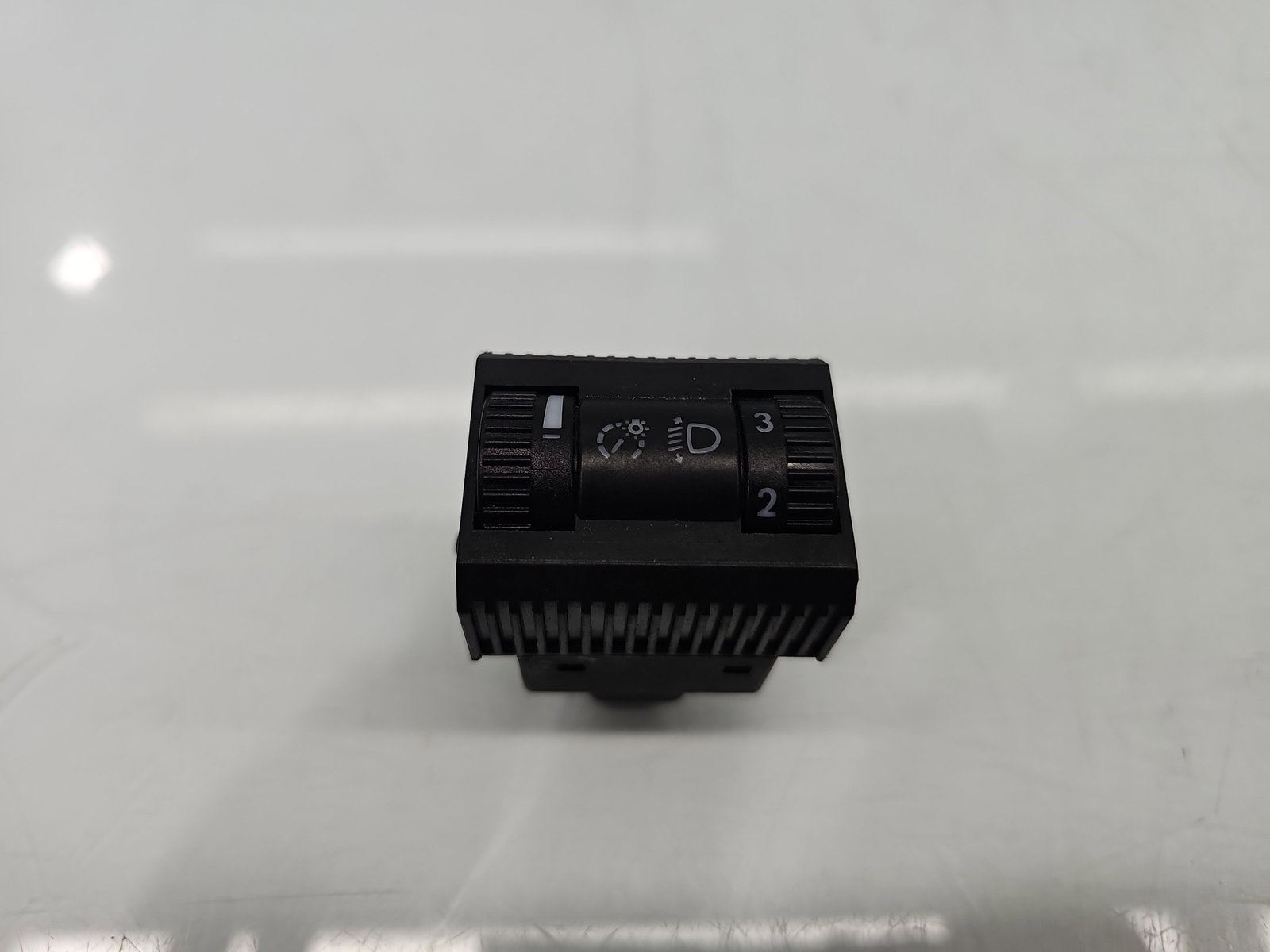 Buton reglaj far VW Polo 6R 6R0941333