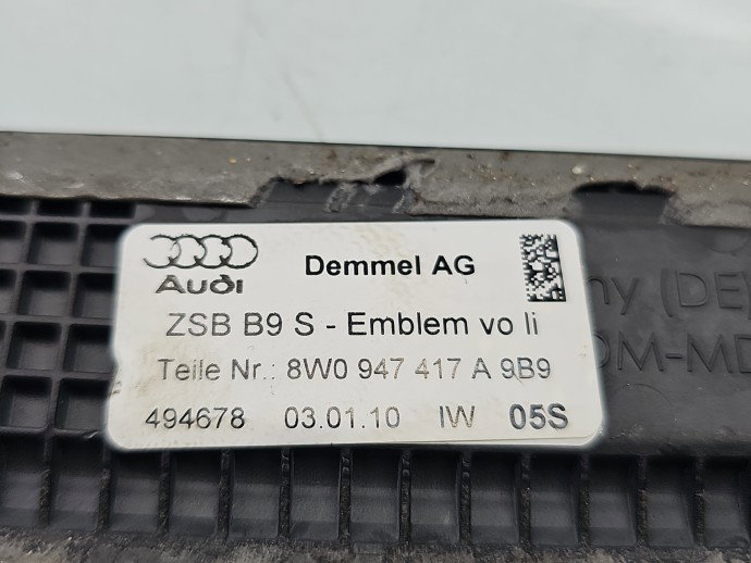 Ornament prag stanga fata AUDI A4 8W2 8W0947417A
