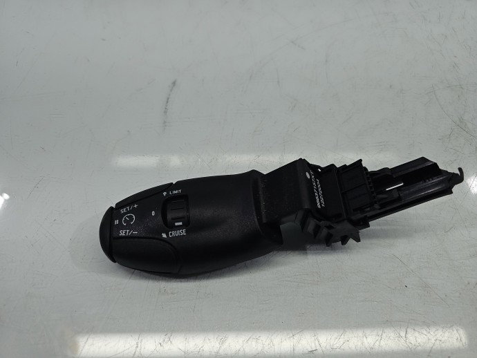 Maneta tempomat PEUGEOT 2008 96637157XT