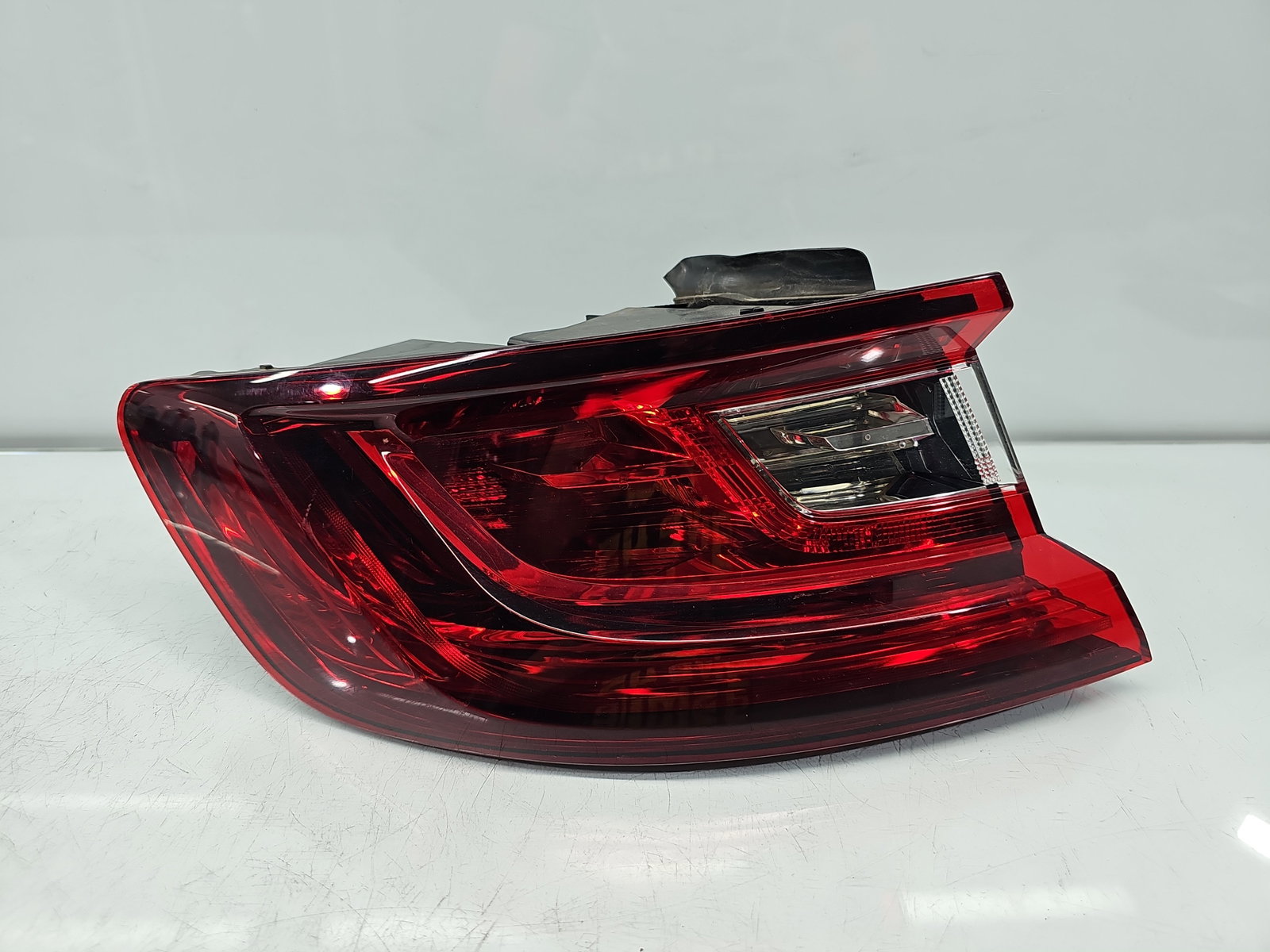 Stop aripa stanga Renault Megane 4 265554829R