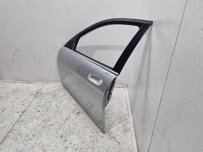 Usa stanga fata Mercedes C220 w204 775 Argintiu Iridium