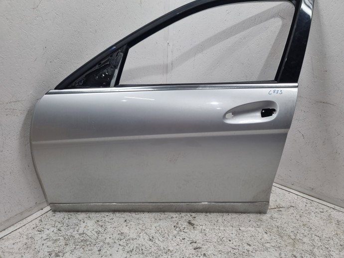 Usa stanga fata Mercedes C220 w204 775 Argintiu Iridium
