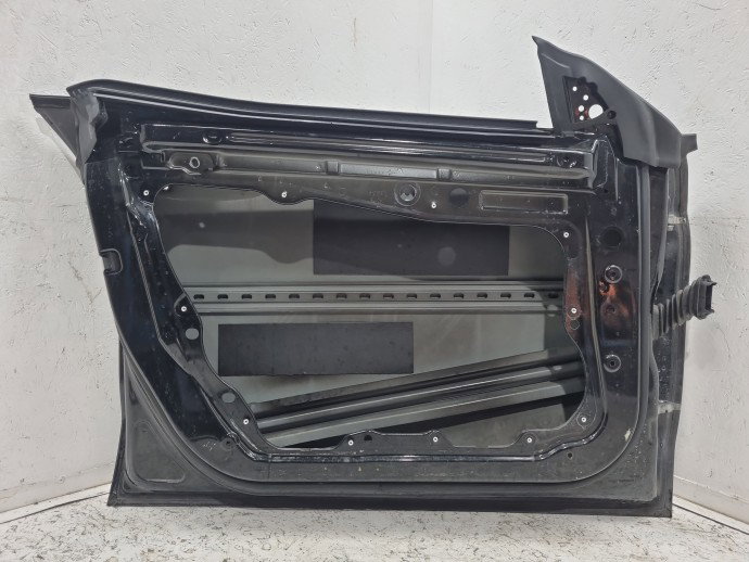 Usa stanga fata Mercedes CLA 220 191 Negru Cosmos
