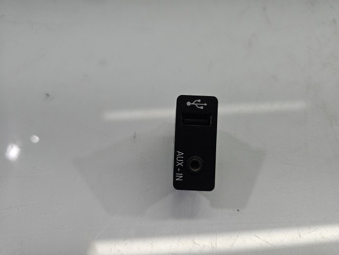 Conector auxiliar USB Bmw X1 9241331