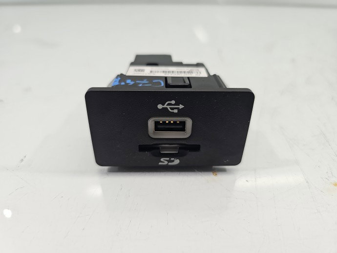 Conector auxiliar USB Ford Focus GC3T-14F014-AB