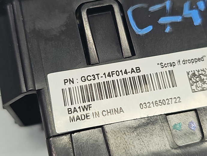 Conector auxiliar USB Ford Focus GC3T-14F014-AB