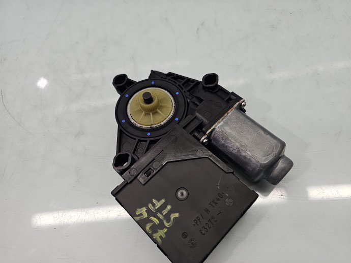 Motoras geam stanga fata VW Golf 5k1 5K0959702C