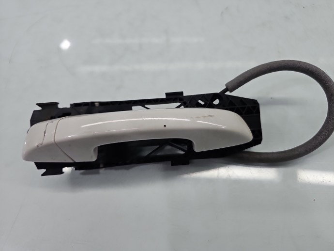 Maner usa stanga fata VW Golf 5k1 LB9A