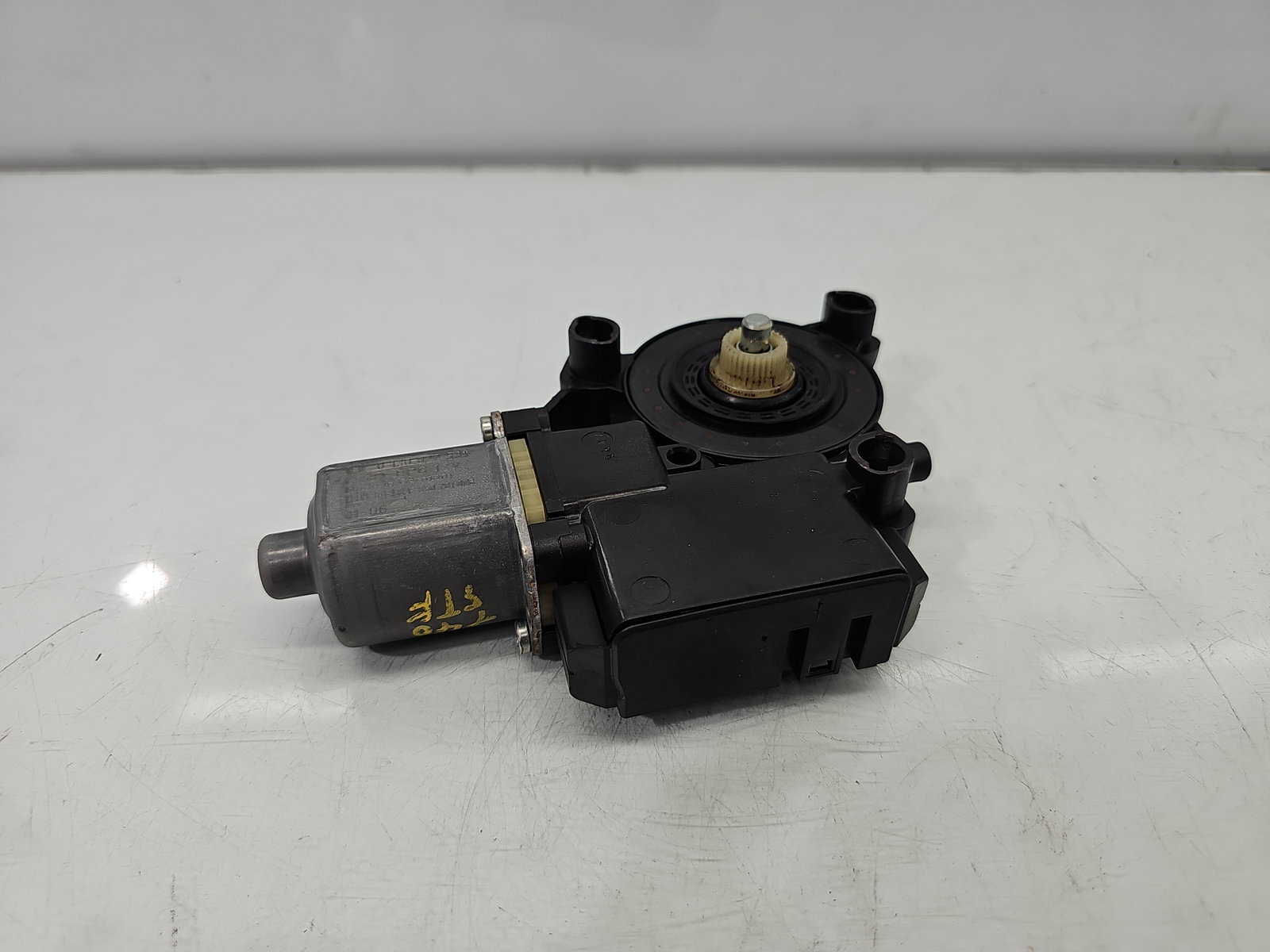 Motoras geam stanga fata VW Polo 6R 6R0959801AD
