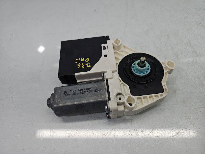 Motoras geam dreapta fata VW Passat CC 358 3C8959701