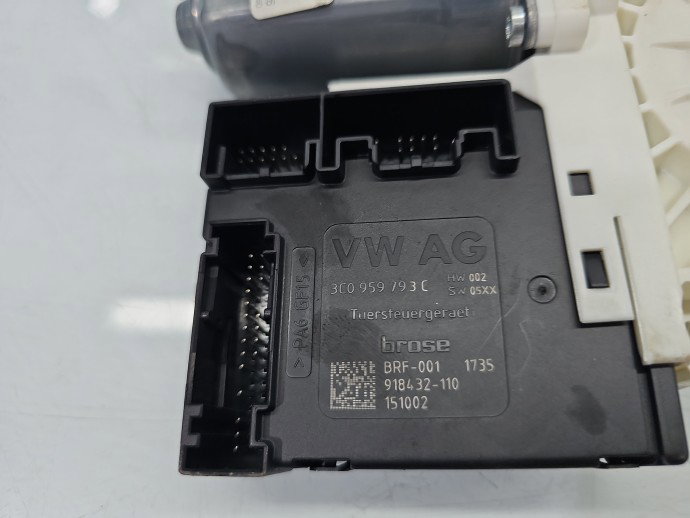 Motoras geam dreapta fata VW Passat CC 358 3C8959701
