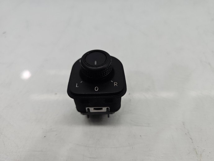 Buton reglaj oglinzi VW Passat CC 358 1K0959565P