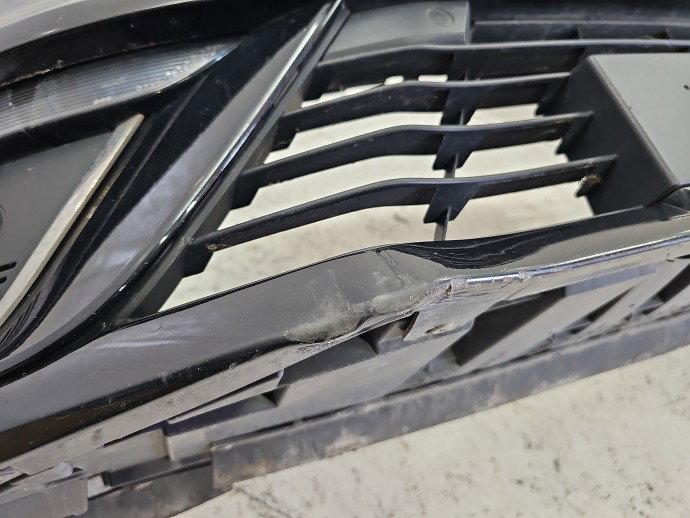 Bara fata Renault Megane 4 GNE
