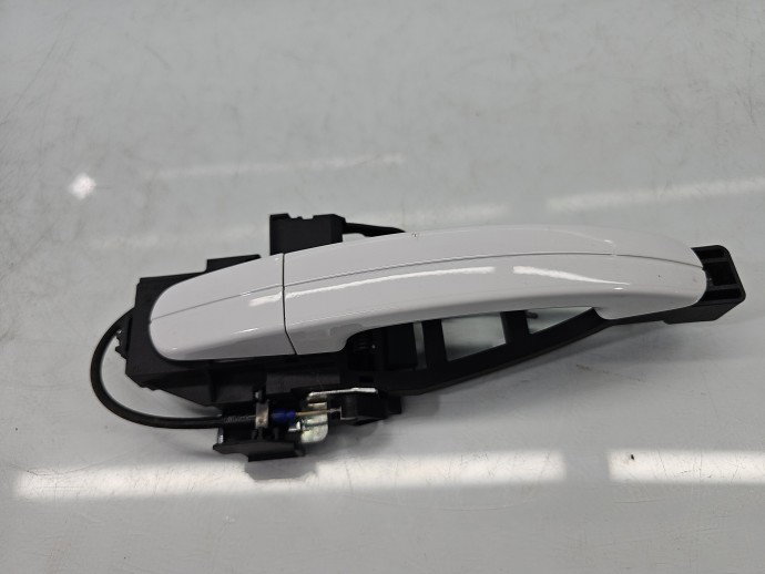 Maner usa stanga fata Ford Focus Frozen White