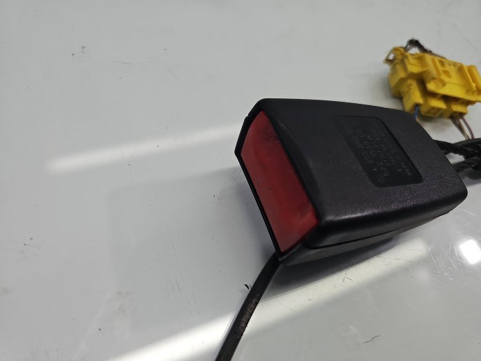 Capsa centura dreapta fata Mercedes C220 w205 A2058600169