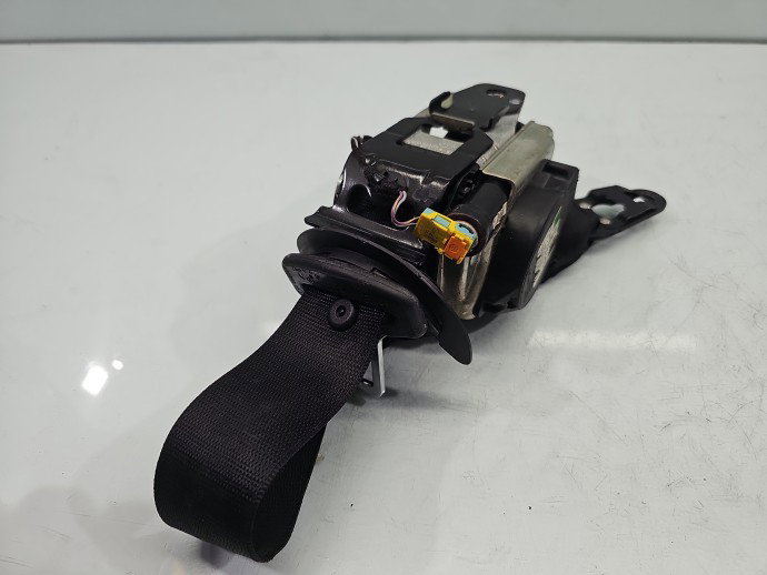 Centura dreapta fata Mercedes C220 w205 A2058600285