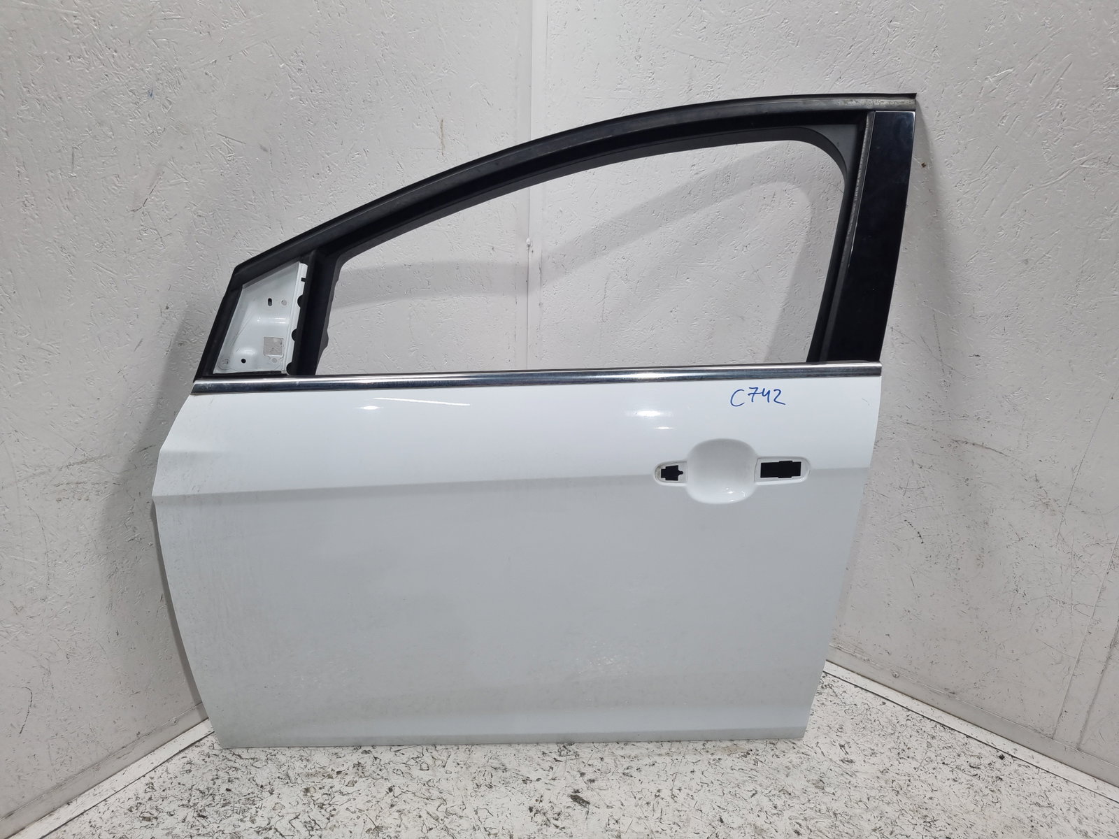Usa stanga fata Ford Focus Frozen White