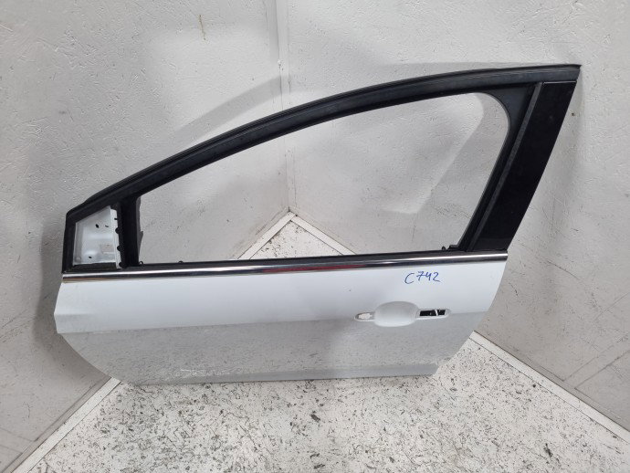 Usa stanga fata Ford Focus Frozen White