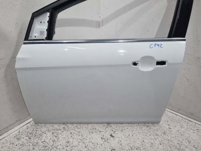 Usa stanga fata Ford Focus Frozen White