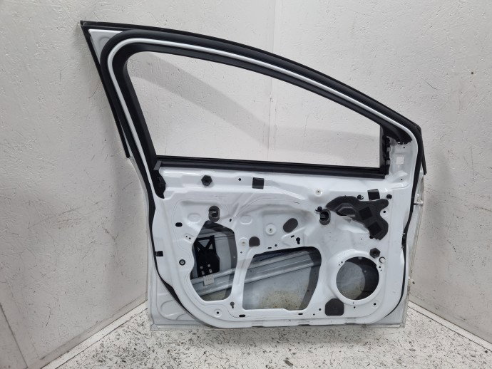 Usa stanga fata Ford Focus Frozen White