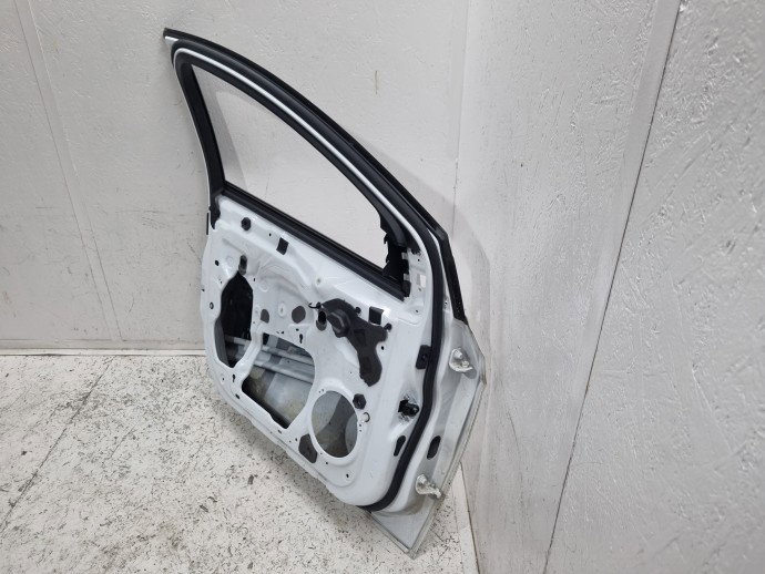 Usa stanga fata Ford Focus Frozen White