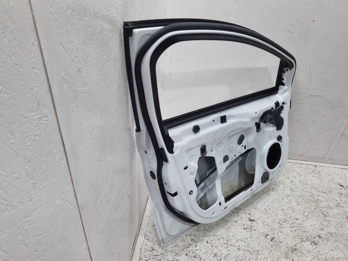 Usa stanga fata Ford Focus Frozen White